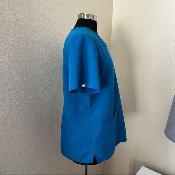 FIGS Women's Casma Three-Pocket Scrub Top Turquoise Blue PO1652 - Picture 6 of 13